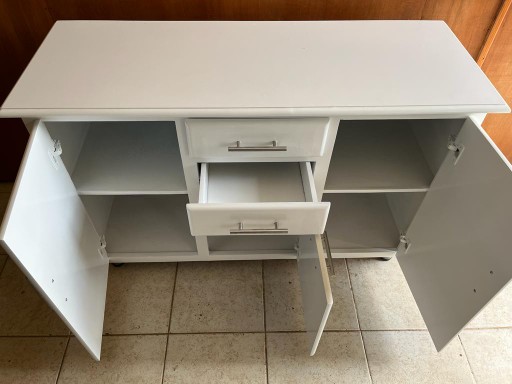 muebles y colchones - Hermosa credenza 0