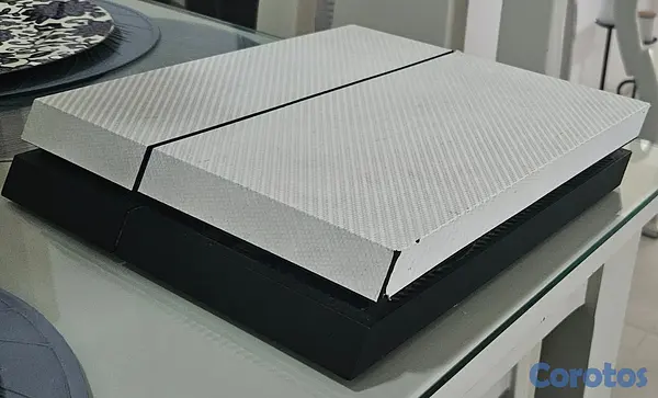 consolas y videojuegos - PS4 Fat Nítido Blanco (Skin Fibra de Carbono) + Co 2