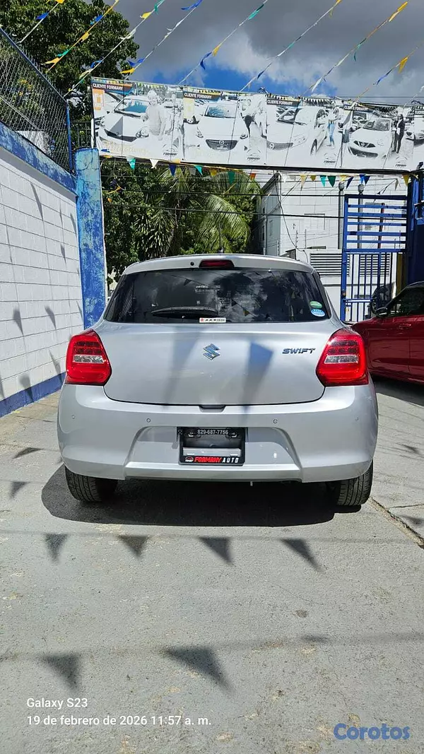 carros - SUZUKI SWIFT 2021 1