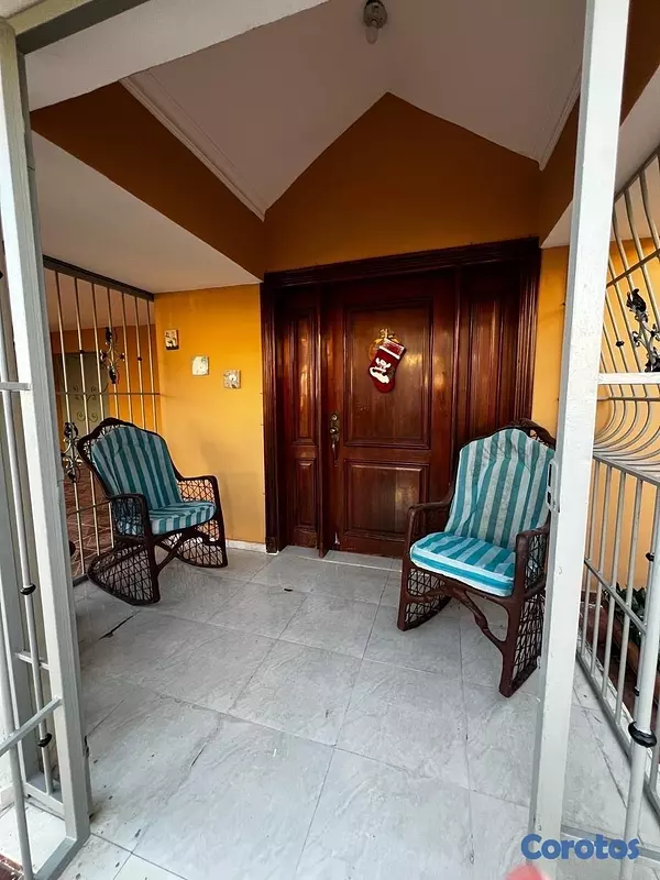 casas - venta de casa en la autopista de san isidro Santo Domingo este  6