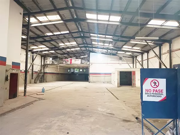 oficinas y locales comerciales - Nave en venta en el Quisqueya  3