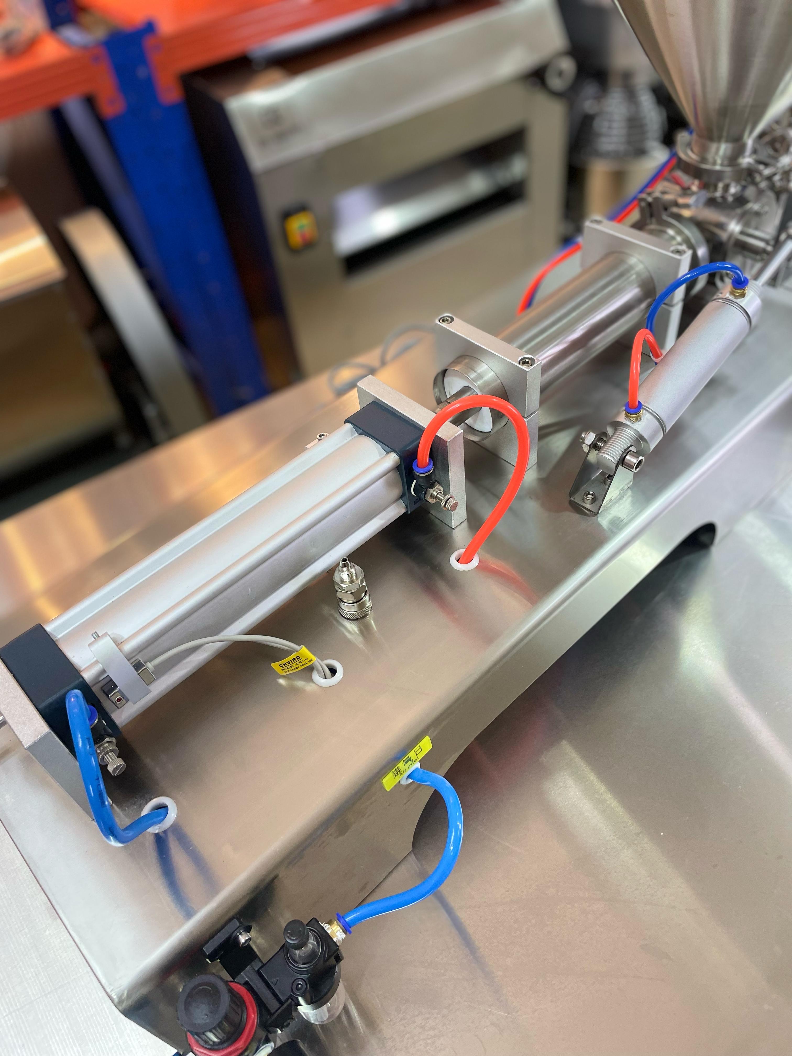equipos profesionales - Llenadora automatica de liquidos viscosos shampoo  6