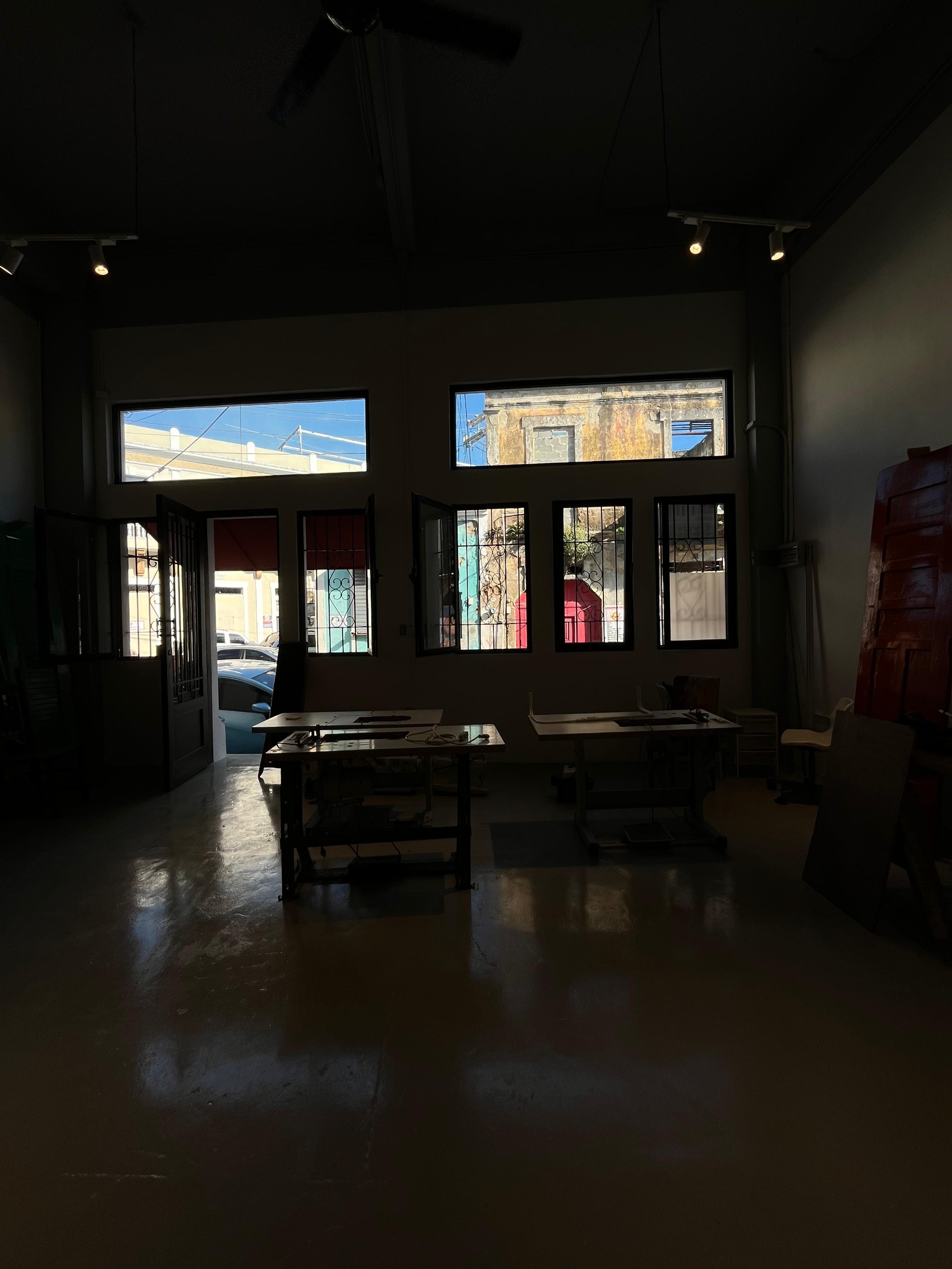 oficinas y locales comerciales - Local en Alquiler Zona Colonial de 120m2 4