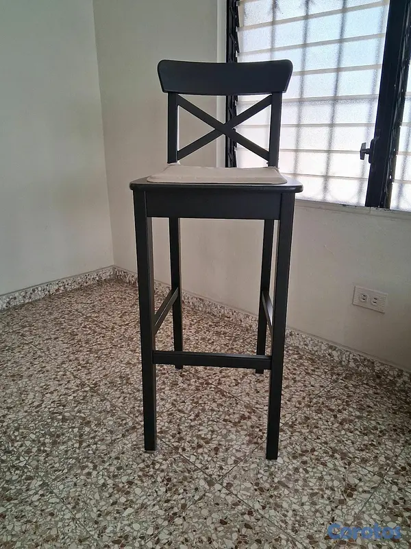 muebles y colchones - Sillas altas, negras, para desayunador 2