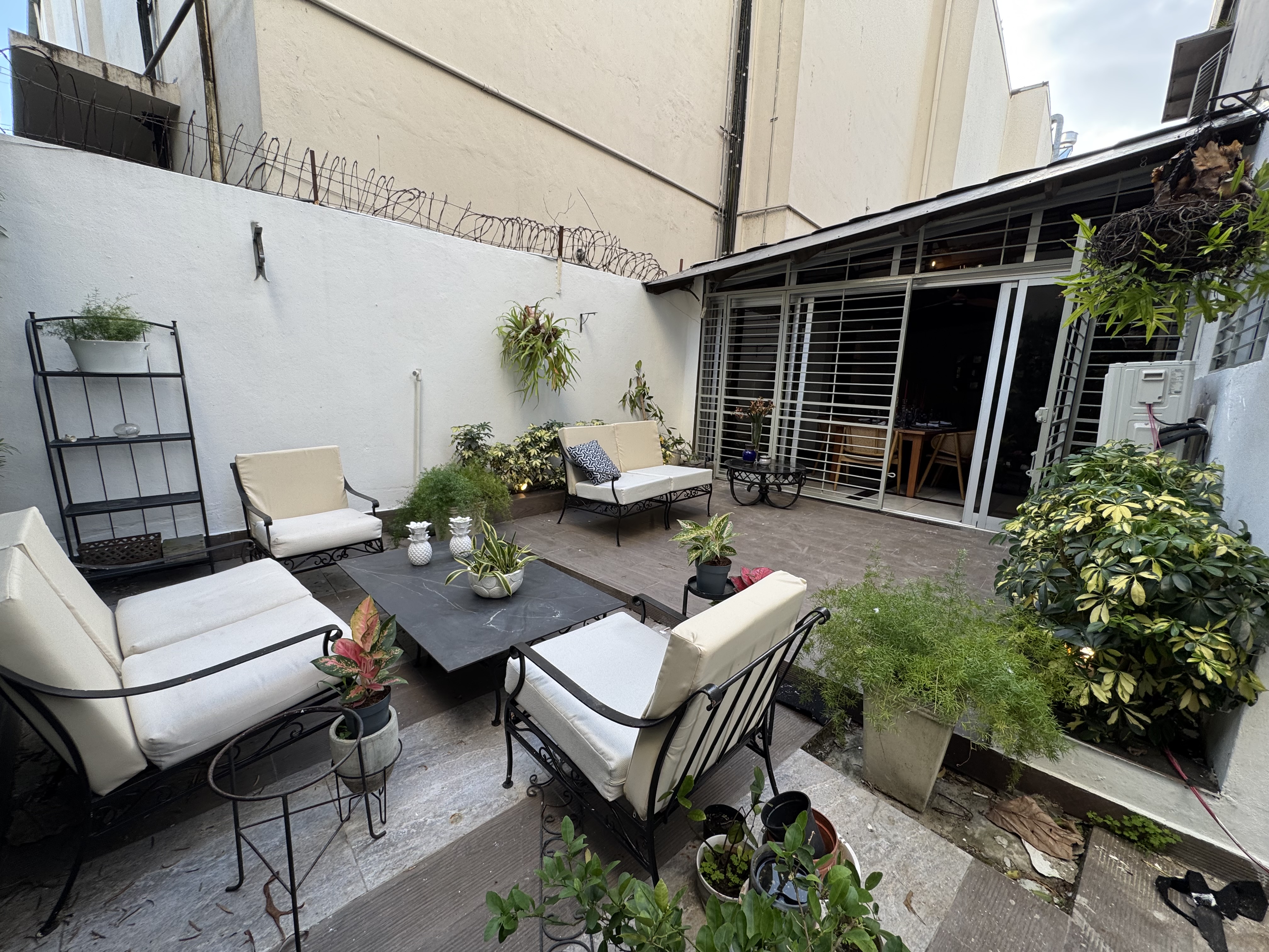 apartamentos - Apto con patio, venta cerca del Botánico US$225mil