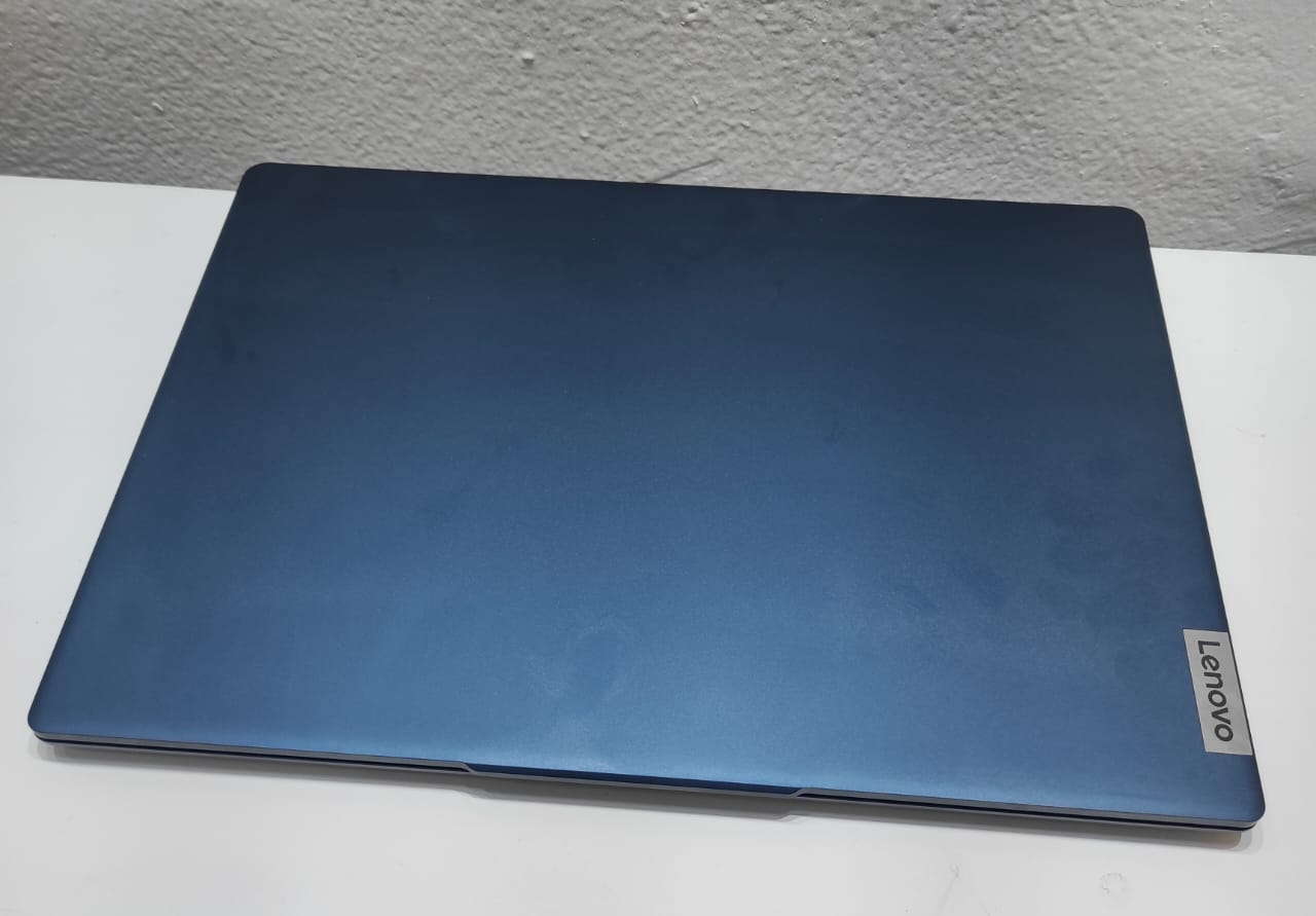 computadoras y laptops - Lenovo IdeaPad Slim 5 16" WUXGA Touch, Intel 7 Ultra, 16GB RAM, 1TB SSD, Nueva 3