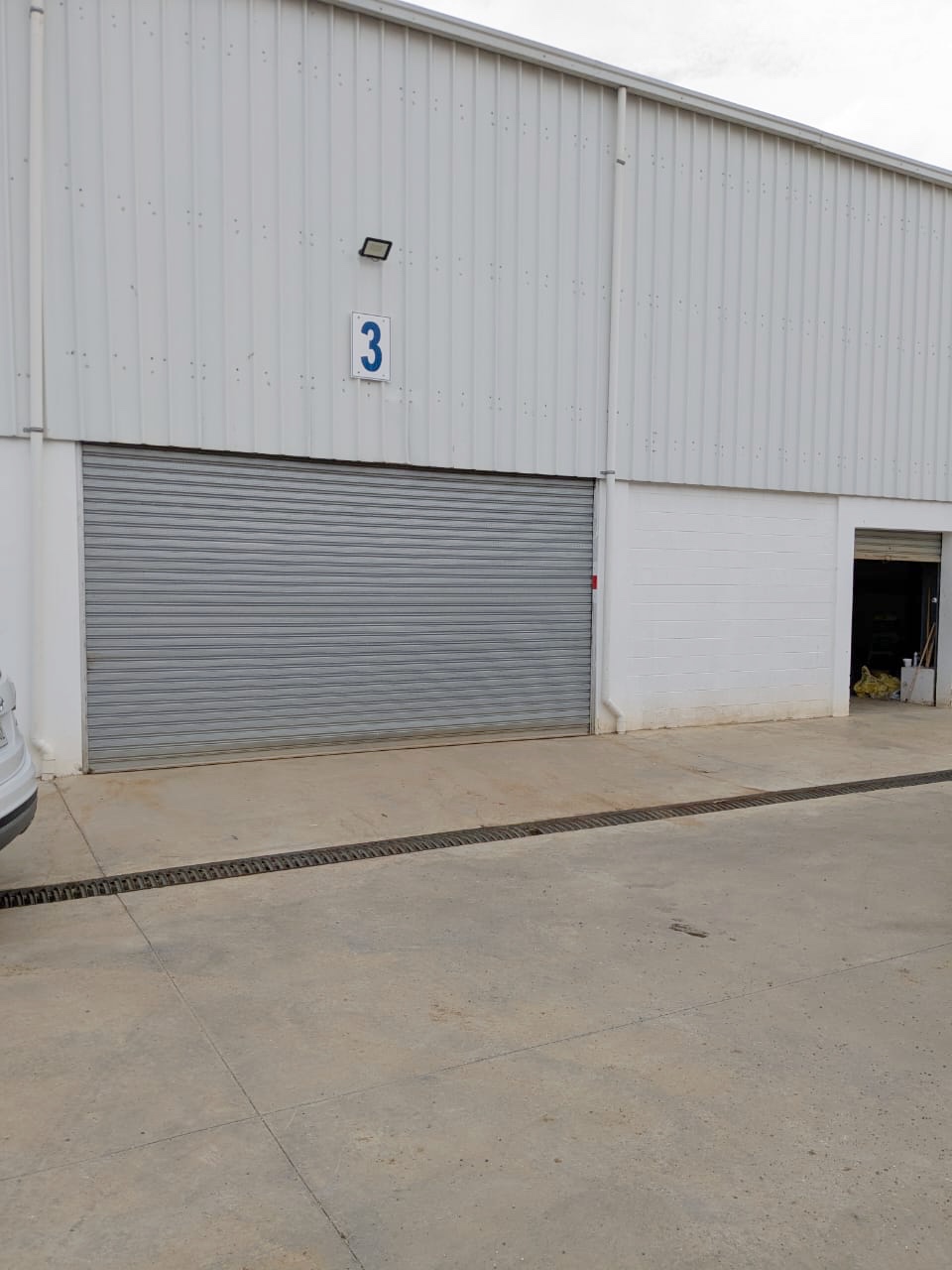 oficinas y locales comerciales - Alquiler Nave en zona industrial  5