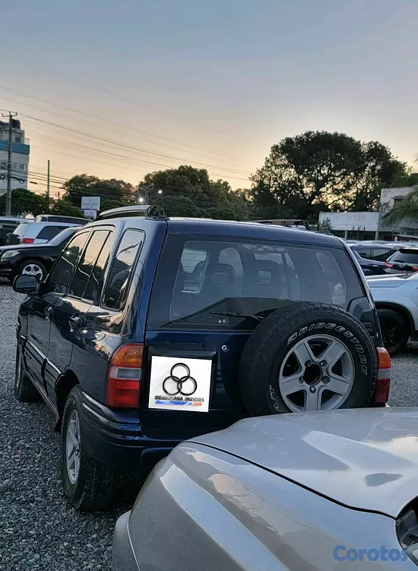 jeepetas y camionetas - CHEVROLET TRAKER 2002 8