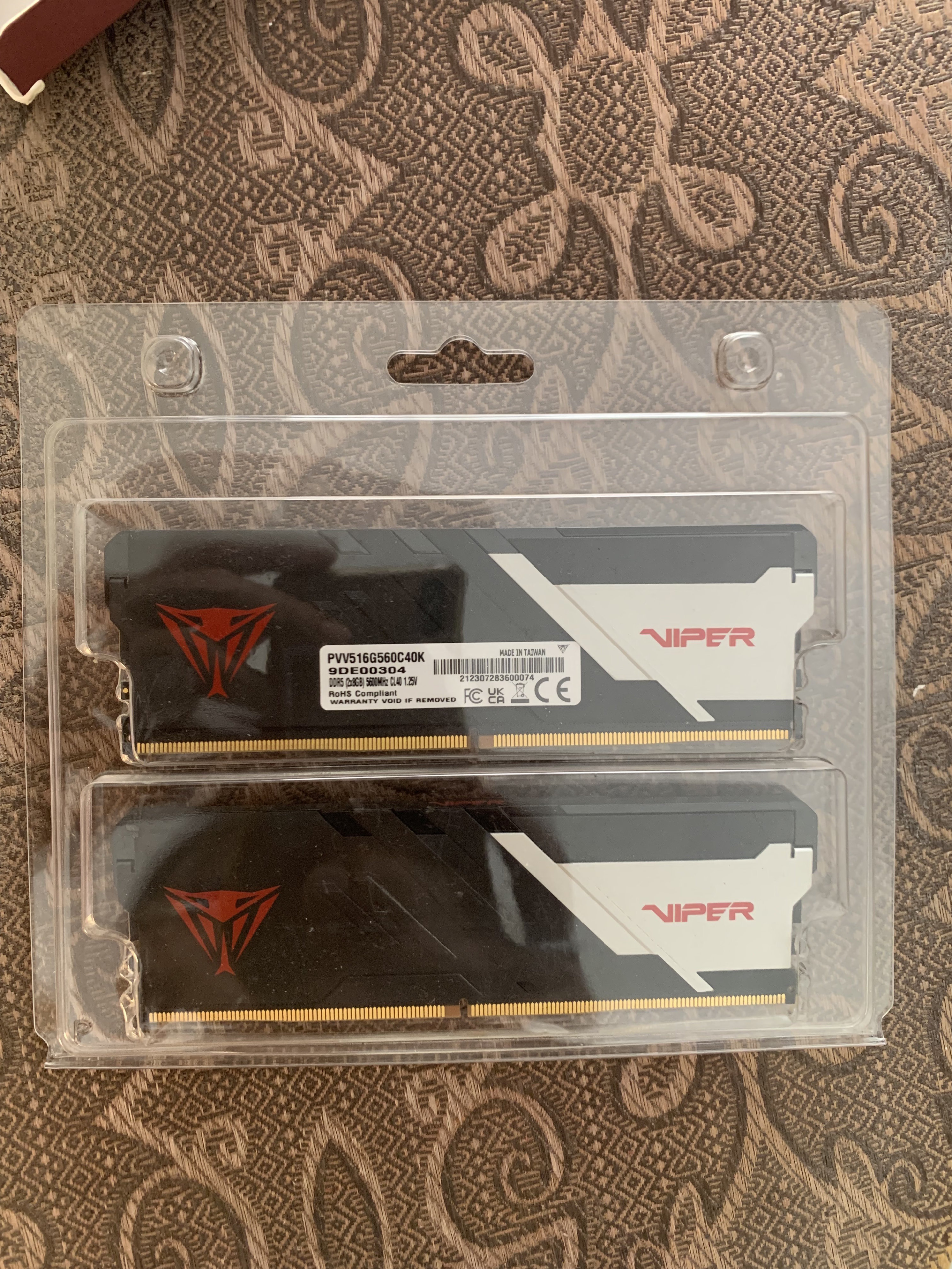 computadoras y laptops - MemoriasRAMVIPERVENOMDDR516GB Kit(2x8GB)5600MT/Scompatiblecon Intel XMP/AMD Expo 3