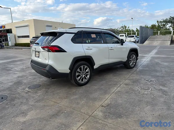 jeepetas y camionetas - Toyota Ra4 XLE Premium 2021 3