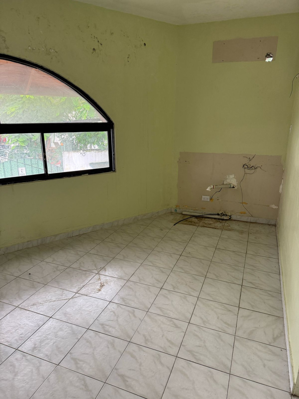 oficinas y locales comerciales - Propiedad comercial en la zona más activa de Sosúa 0