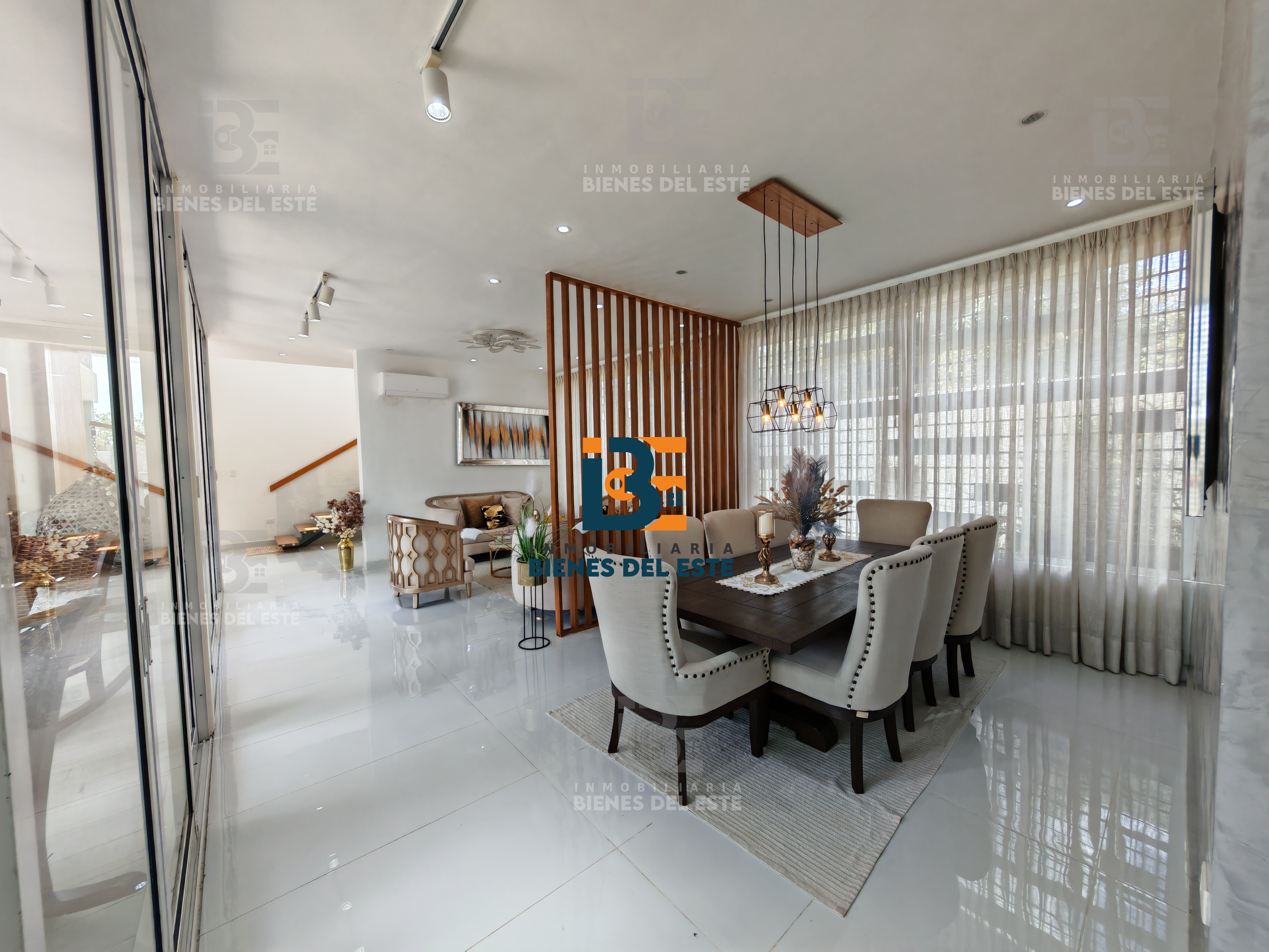 casas - Vendo moderna Casa con finos detalles. 3