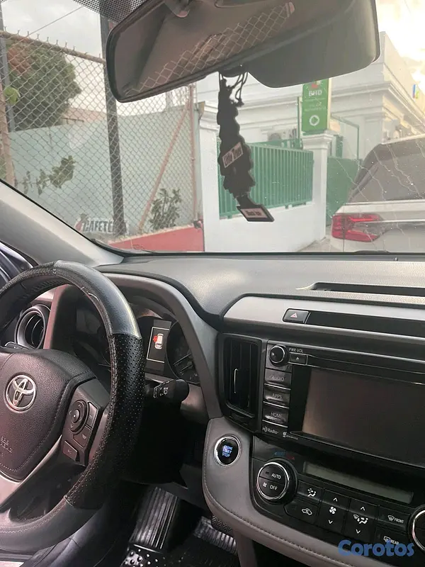 jeepetas y camionetas - Toyota rav4 2017 xle  6