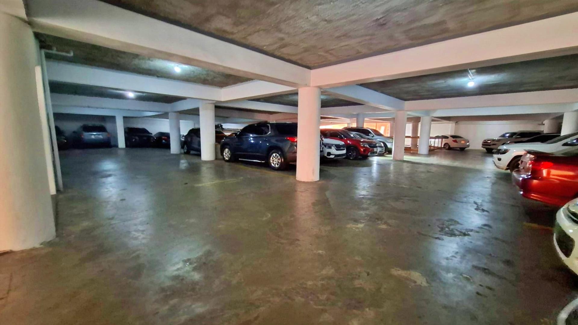 oficinas y locales comerciales - PLAZA THESALIA – COMMERCIAL UNITS IN ARROYO HONDO II 8