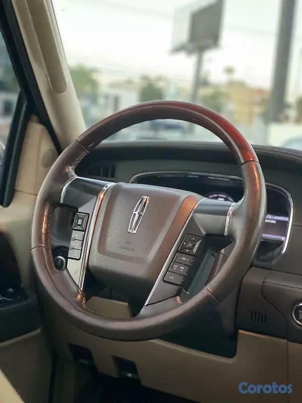 jeepetas y camionetas - Lincoln Navigator 2015 3