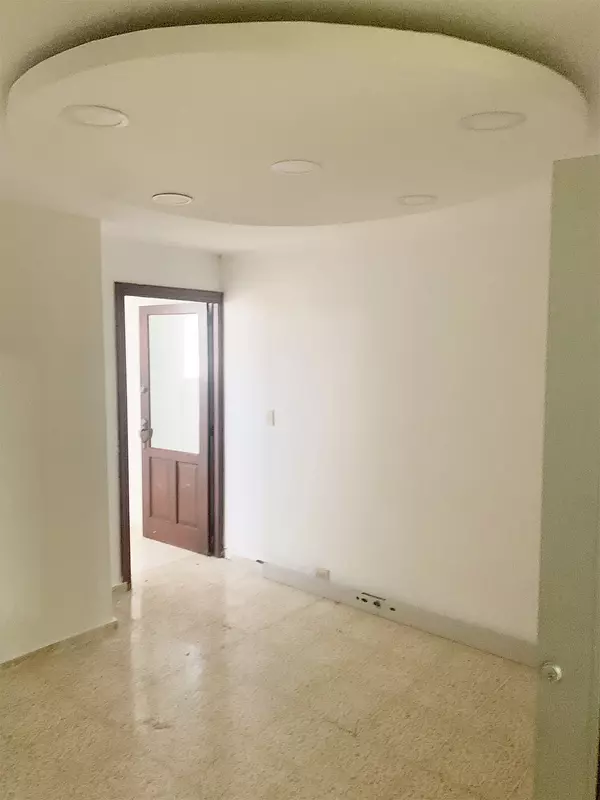 oficinas y locales comerciales - Local en bella vista  8