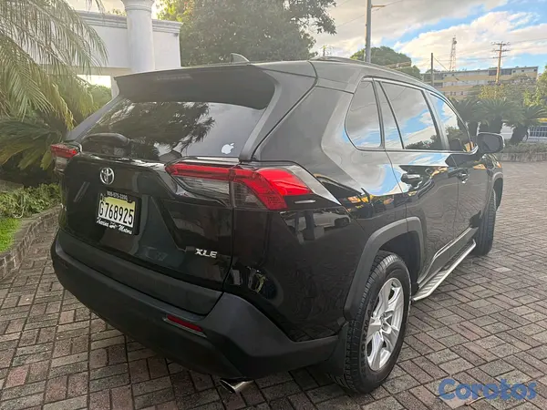 jeepetas y camionetas - Toyota rav4 2020 xle clean carfax  9