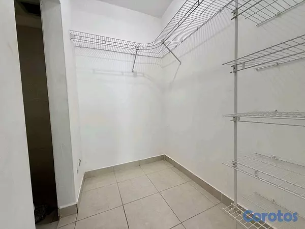 apartamentos - Alquiler de Apartamento en Evaristo Morales con Línea blanca  10