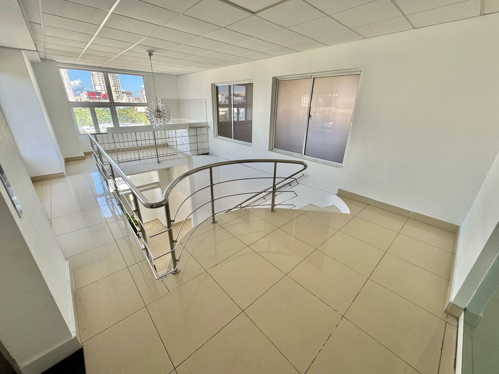 oficinas y locales comerciales - ALQUILO LOCAL  BELLA VISTA  AMUEBLADO PARA CALL CE 1