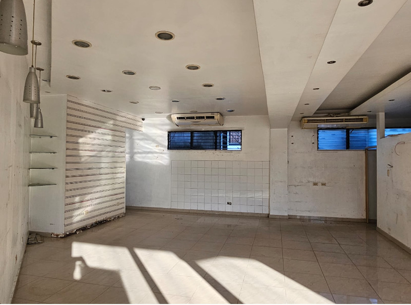 oficinas y locales comerciales - se alquila  4