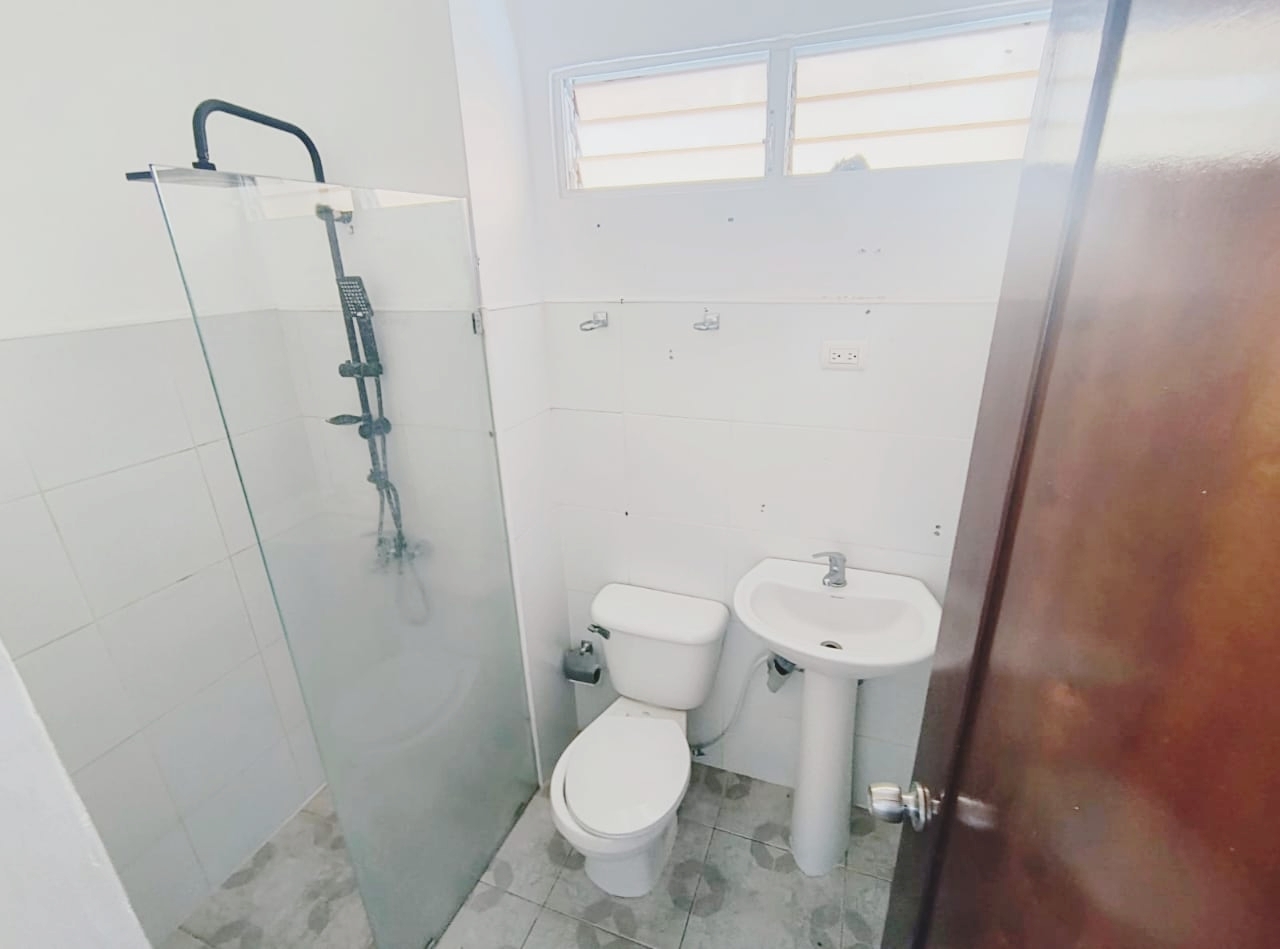apartamentos - Se Vende Apartamento próximo a la Av. Yapur Dumit (Cuarto Nivel) de 85 mts.  6