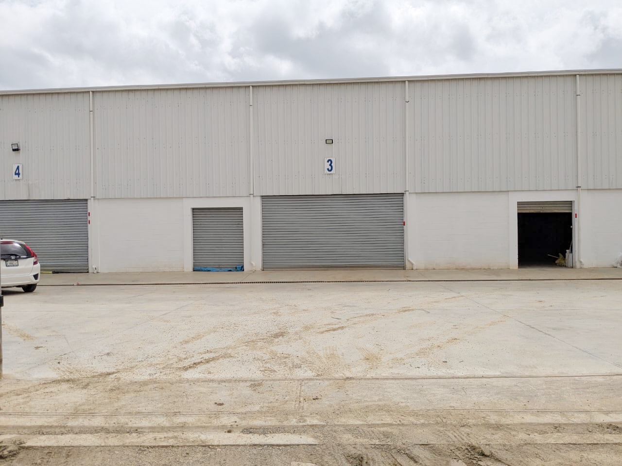 oficinas y locales comerciales - Alquiler Nave en zona industrial  6