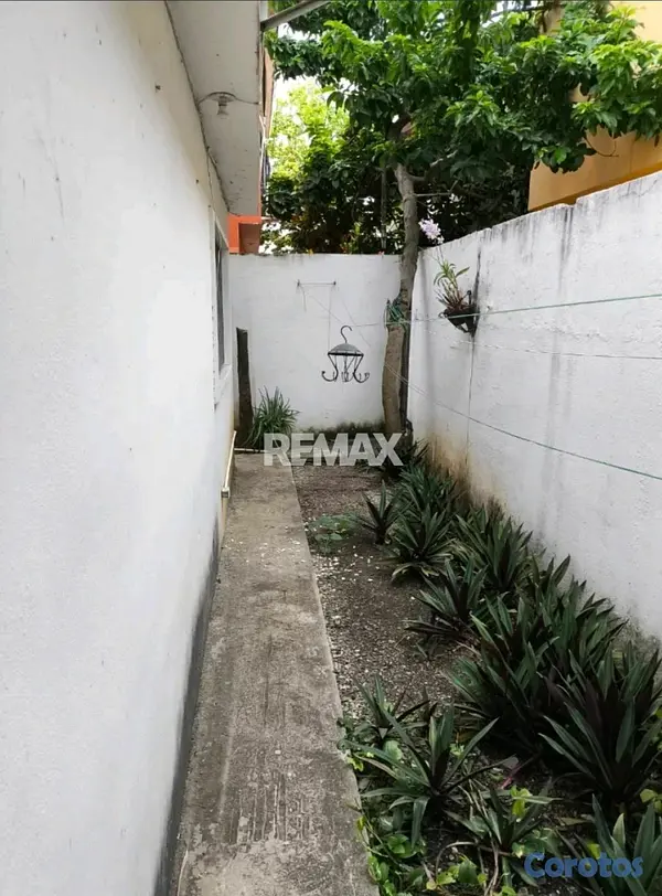 casas - en venta casa en reparto los 3 ojos 9