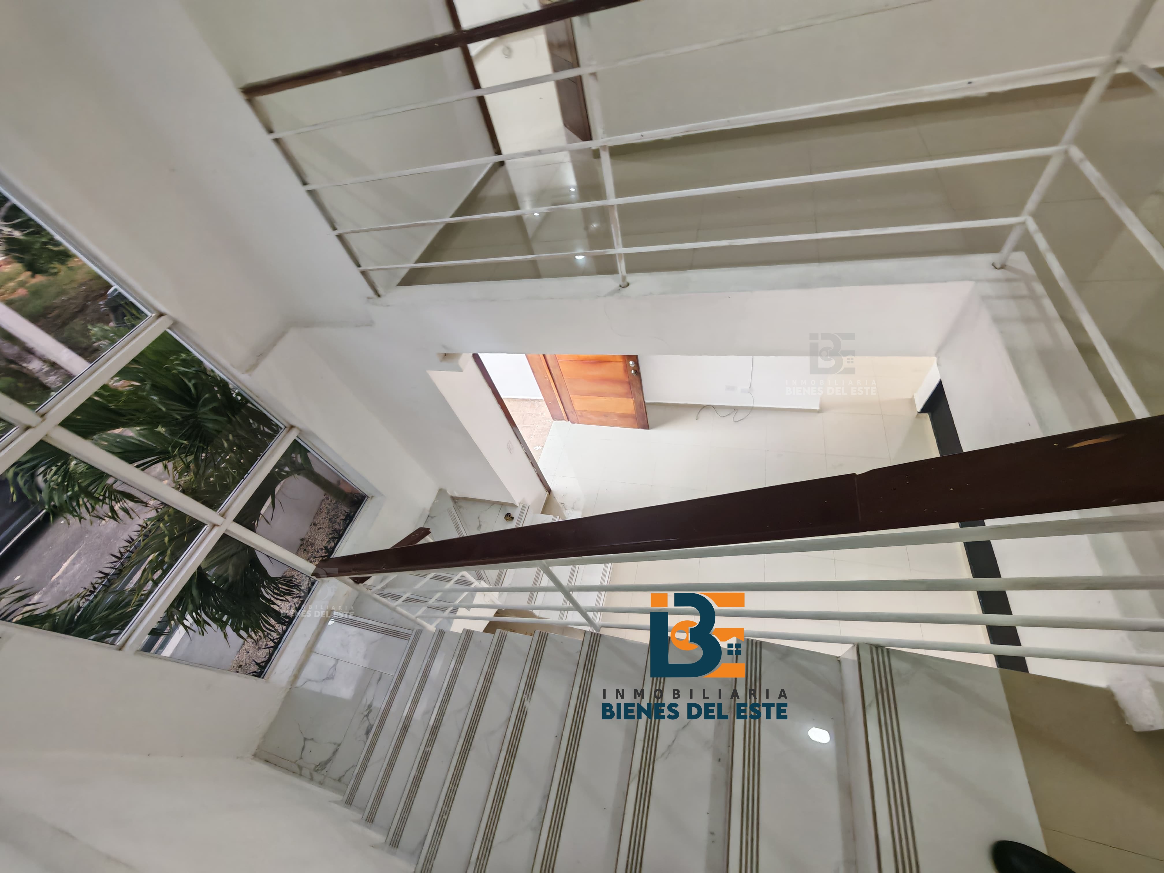 apartamentos - Se Alquila Esta Hermosa Casa de Dos Niveles. 5