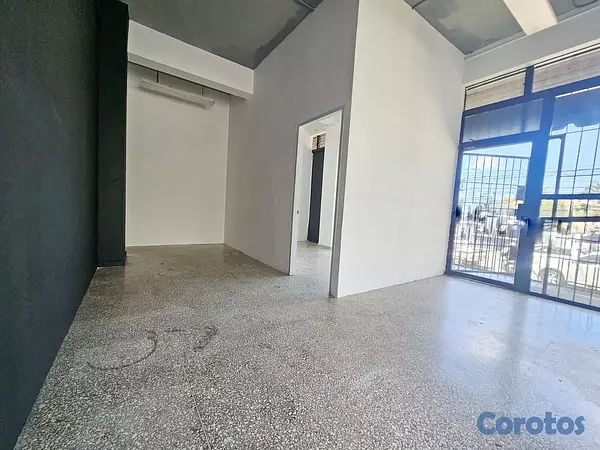 oficinas y locales comerciales - Alquiler primer nivel Esperilla  8