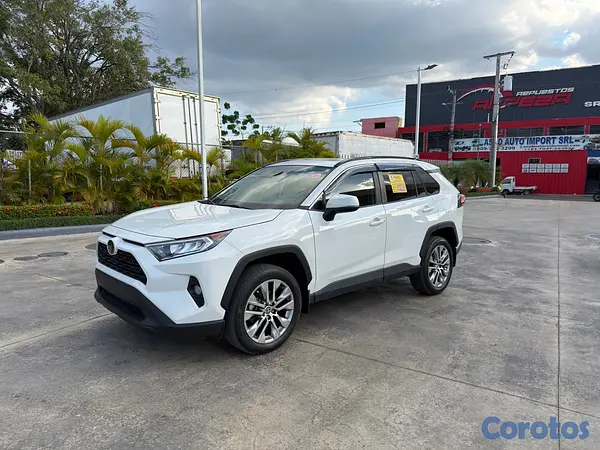 jeepetas y camionetas - Toyota Ra4 XLE Premium 2021 4