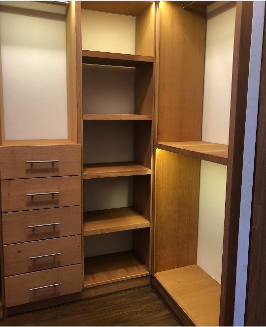 muebles y colchones - Walking closet en madera 0