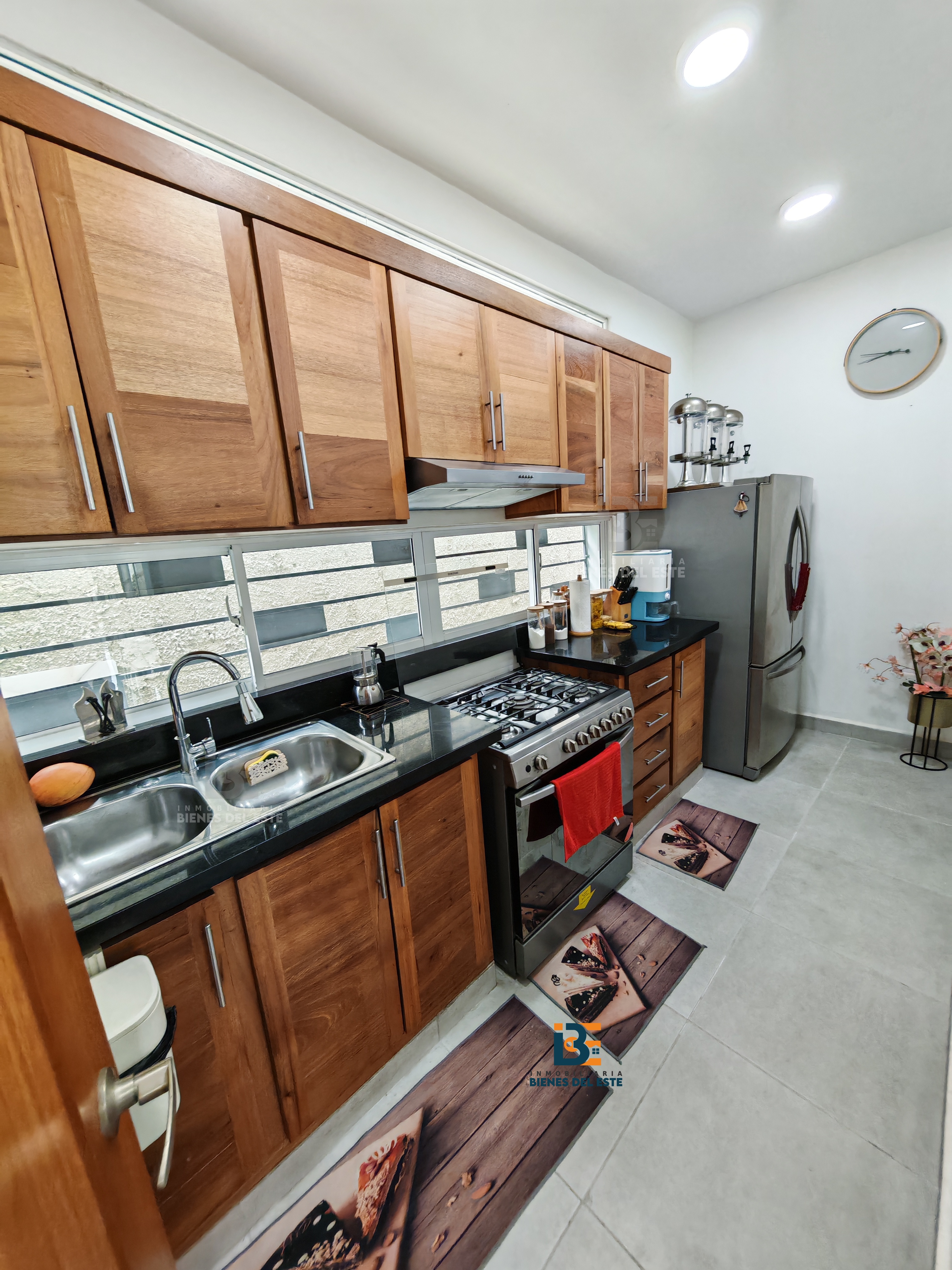 casas - Vendo moderna Casa con finos detalles. 4