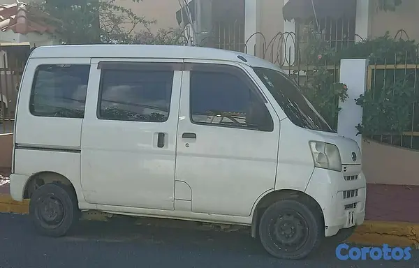 otros vehiculos - Se vende guagua de hijet 2014 6