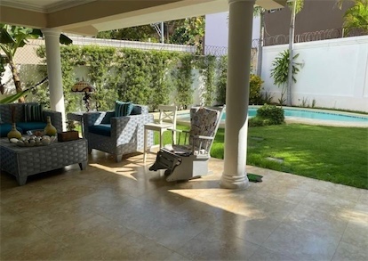 casas - Casa con piscina en el Distrito Nacional con 440mts 1