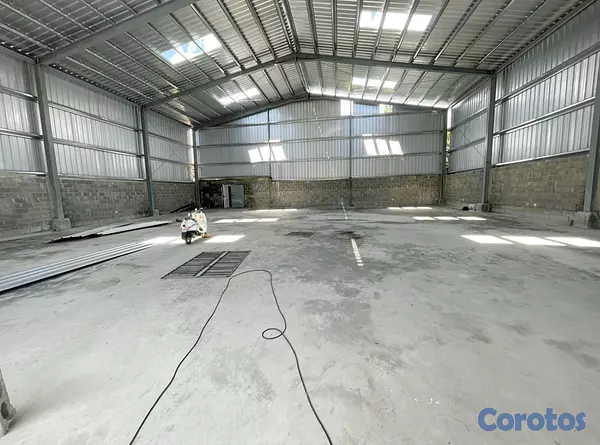 oficinas y locales comerciales - nave céntrica en alquiler  5