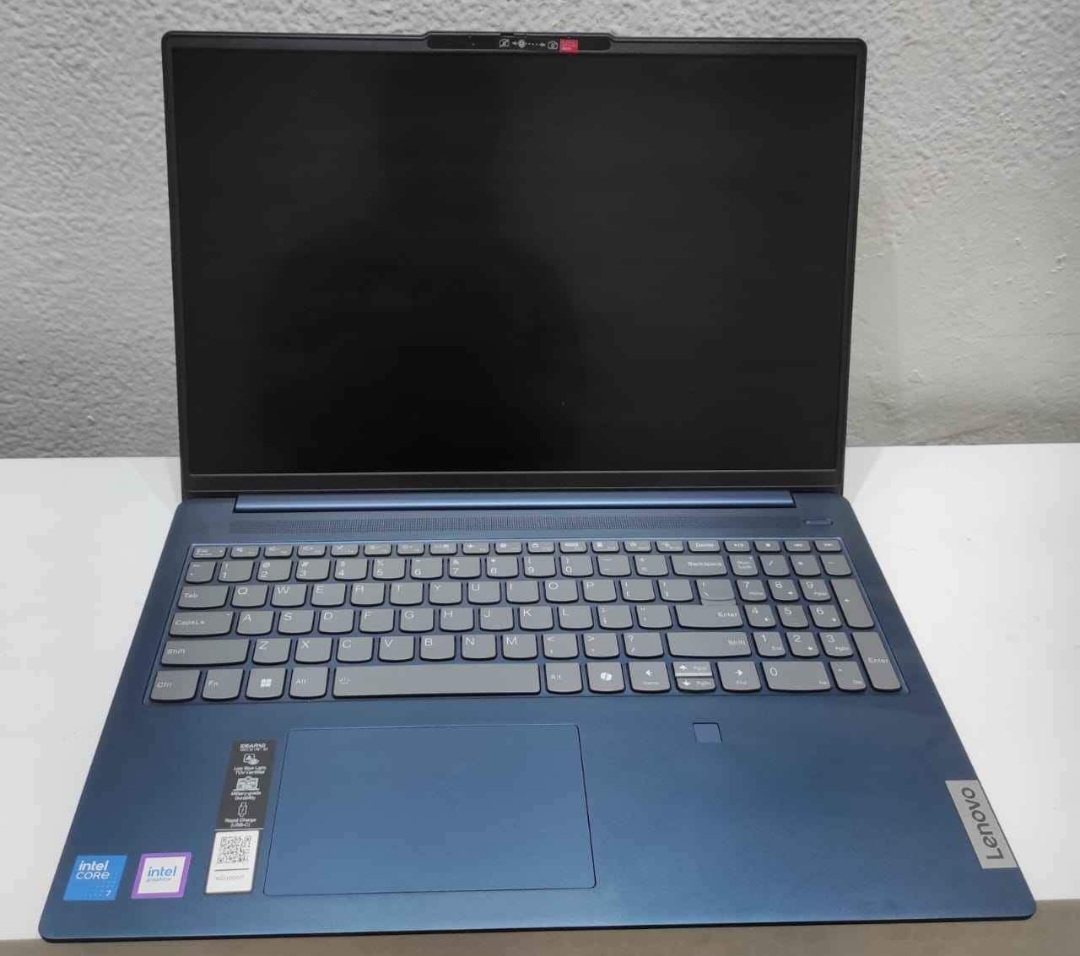 computadoras y laptops - Lenovo IdeaPad Slim 5 16" WUXGA Touch, Intel 7 Ultra, 16GB RAM, 1TB SSD, Nueva 0