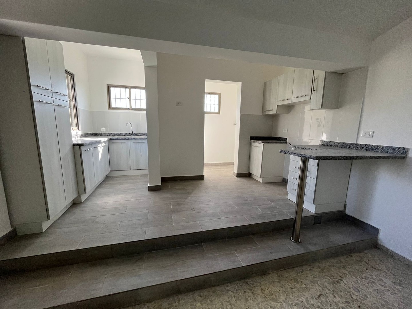 apartamentos - ALQUILO apartamento 2do piso, 2 hab. en Lomas de Arroyo Hondo, CÓDIGO: PD176 2