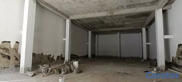 oficinas y locales comerciales - Alquilo Amplio Local de 250m² en Piantini, Excelen 5