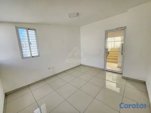 oficinas y locales comerciales - EDIFICIO COMERCIAL LOS JARDINES METROPOLITANOS STG 2