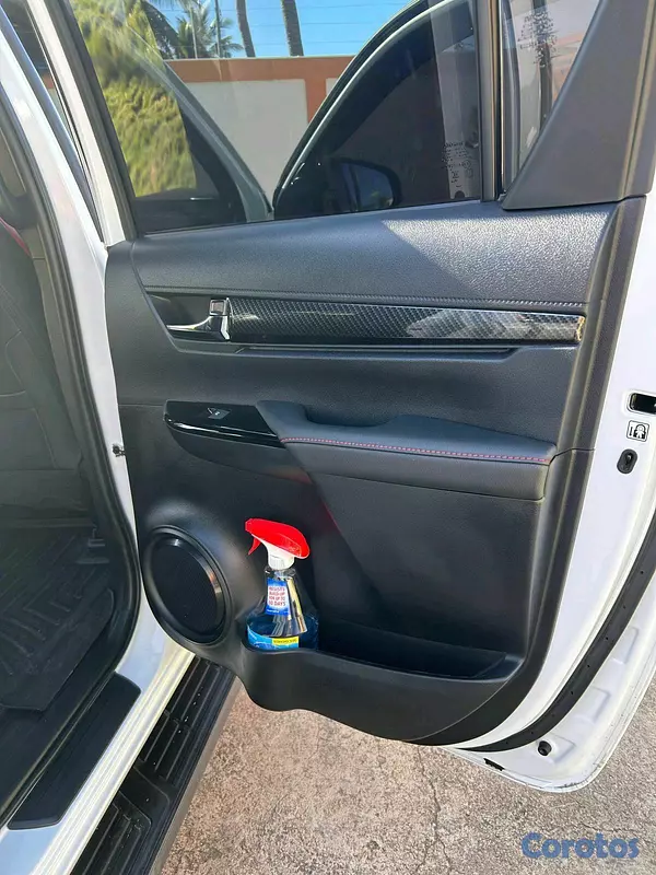jeepetas y camionetas - Toyota hilux 2025 6