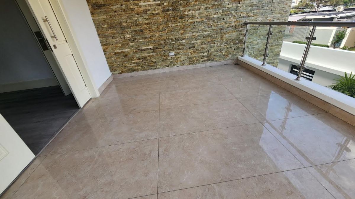 casas - Casa en Alquiler para Residencia o Comercial en Los Prados 3