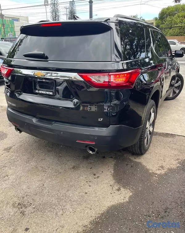 jeepetas y camionetas - CHEVROLET TRAVERSE LT 2019 4