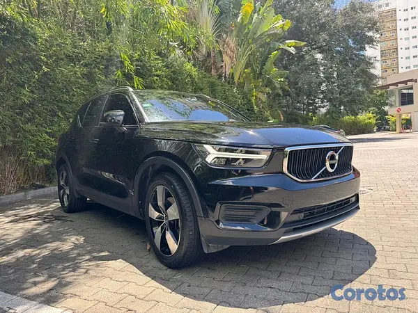 jeepetas y camionetas - VOLVO XC40 momentum '22 5