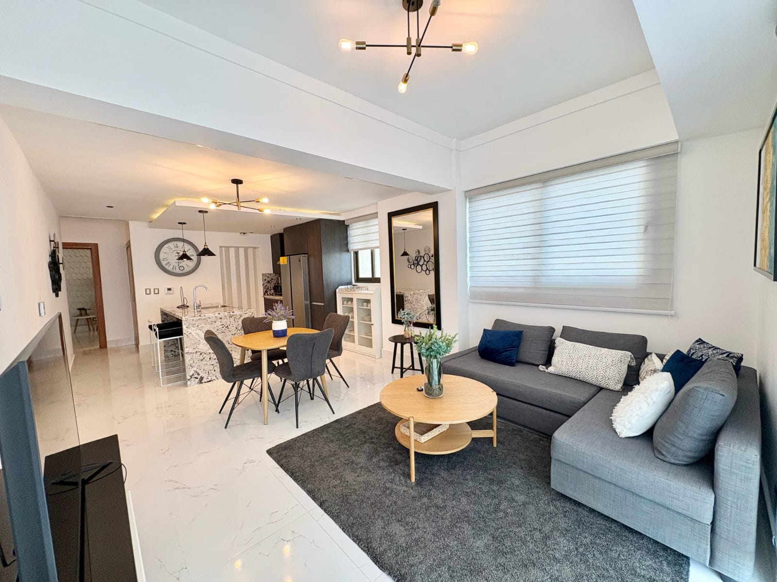 apartamentos - Alquiler Moderno y Acogedor Amueblado en Piantini 1