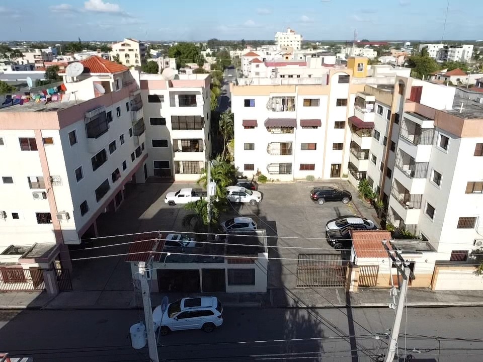 apartamentos - VENDO DE OPORTUNIDAD Apartamento en Urbanización Hazim 1