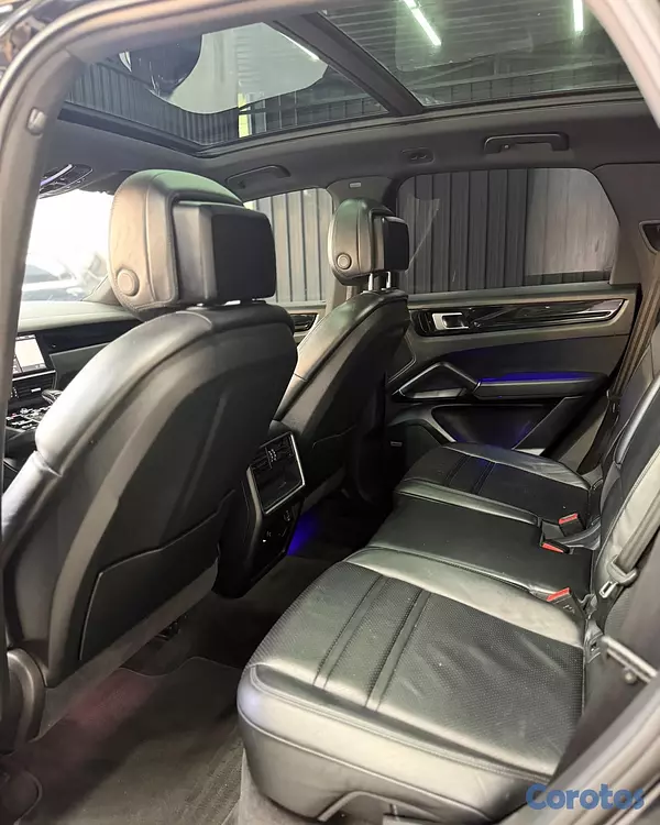 jeepetas y camionetas - Vendo porsche cayenne 2019 6