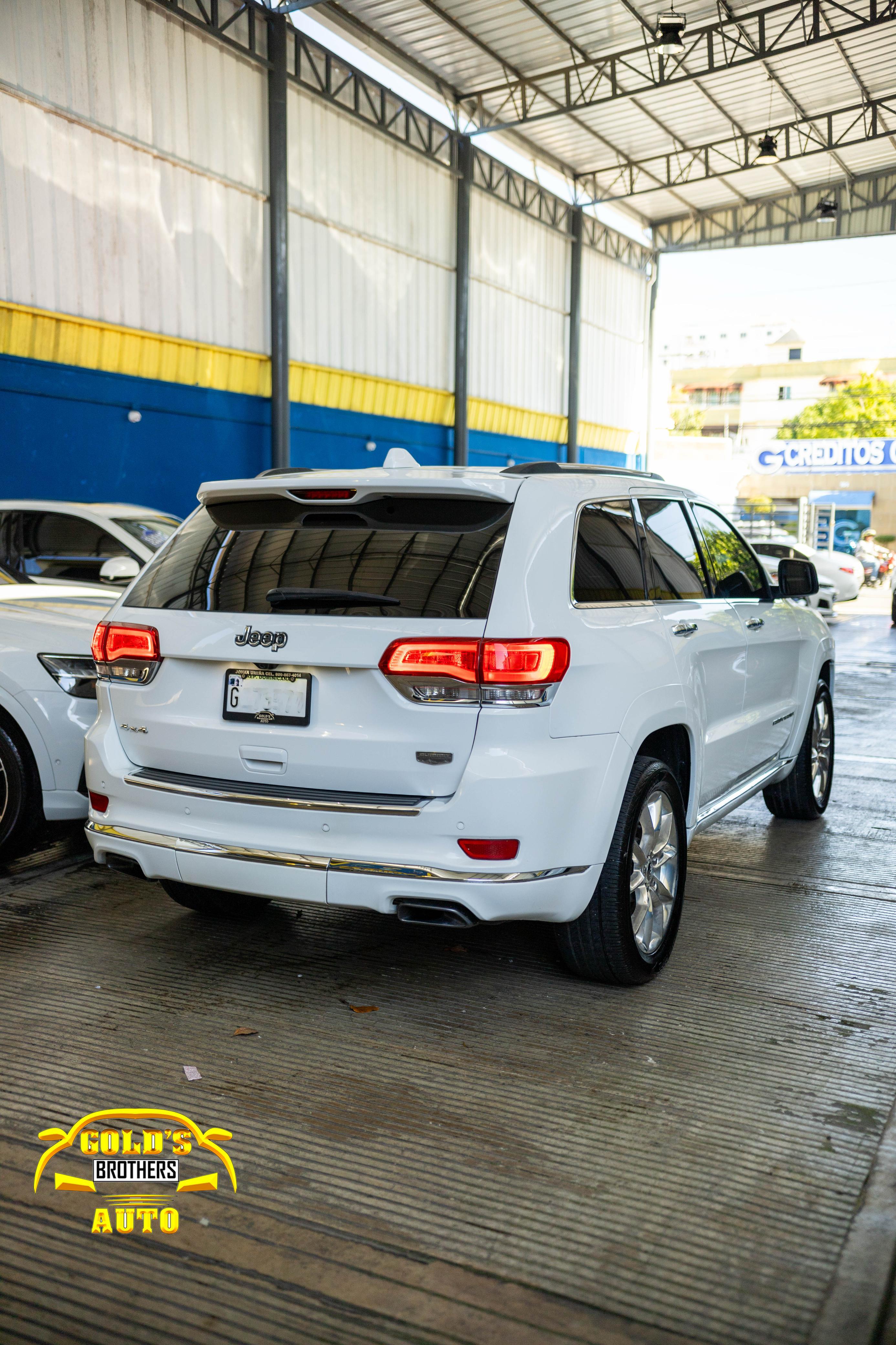 jeepetas y camionetas - Jeep Grand Cherokee Summit 4x4 2016 Clean Carfax 4