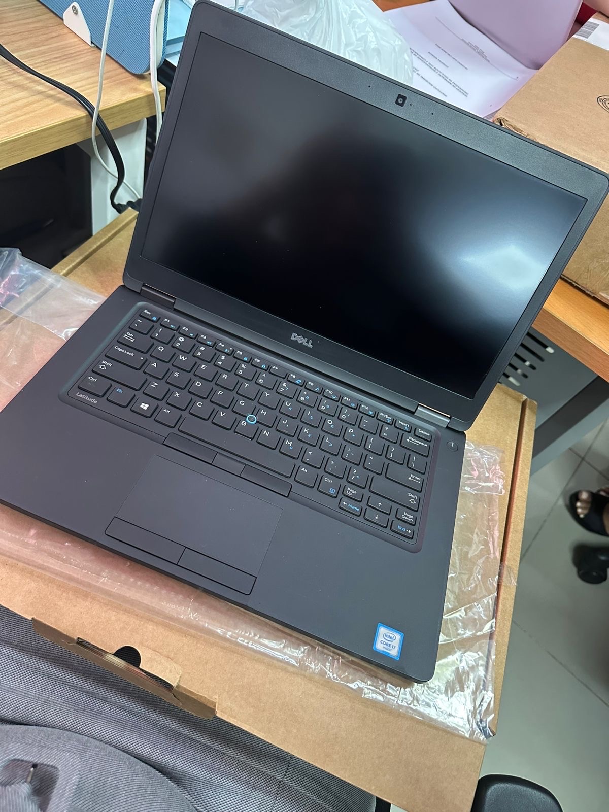computadoras y laptops - laptop Dell  4