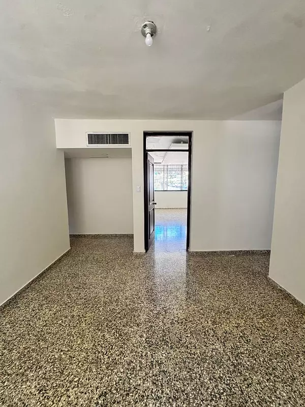 oficinas y locales comerciales - Local Comercial en Alquiler Mirador Norte 3