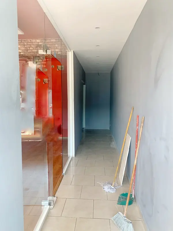 oficinas y locales comerciales - Local en bella vista primer nivel 3